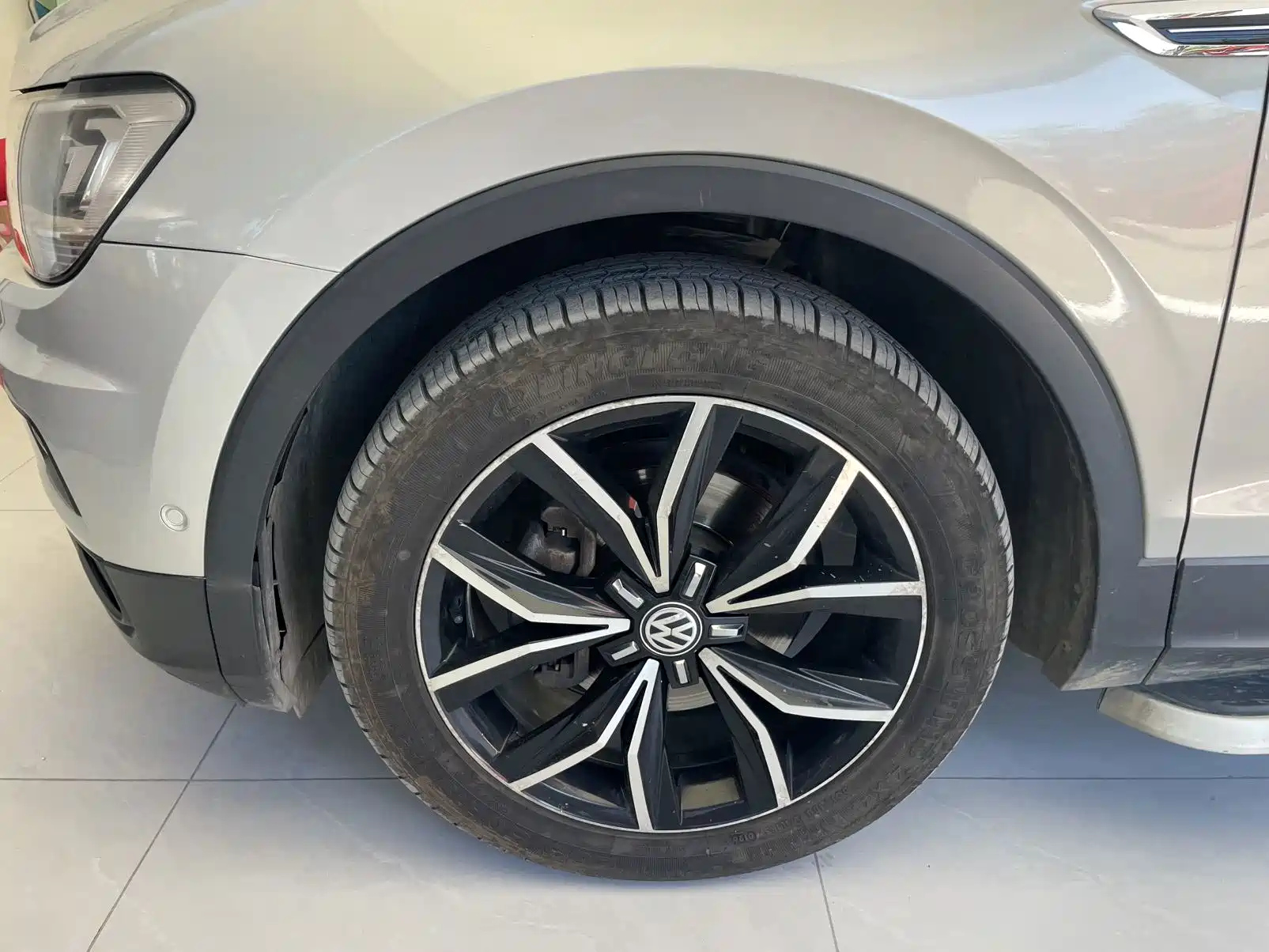 Фото 25 - Volkswagen Tiguan L