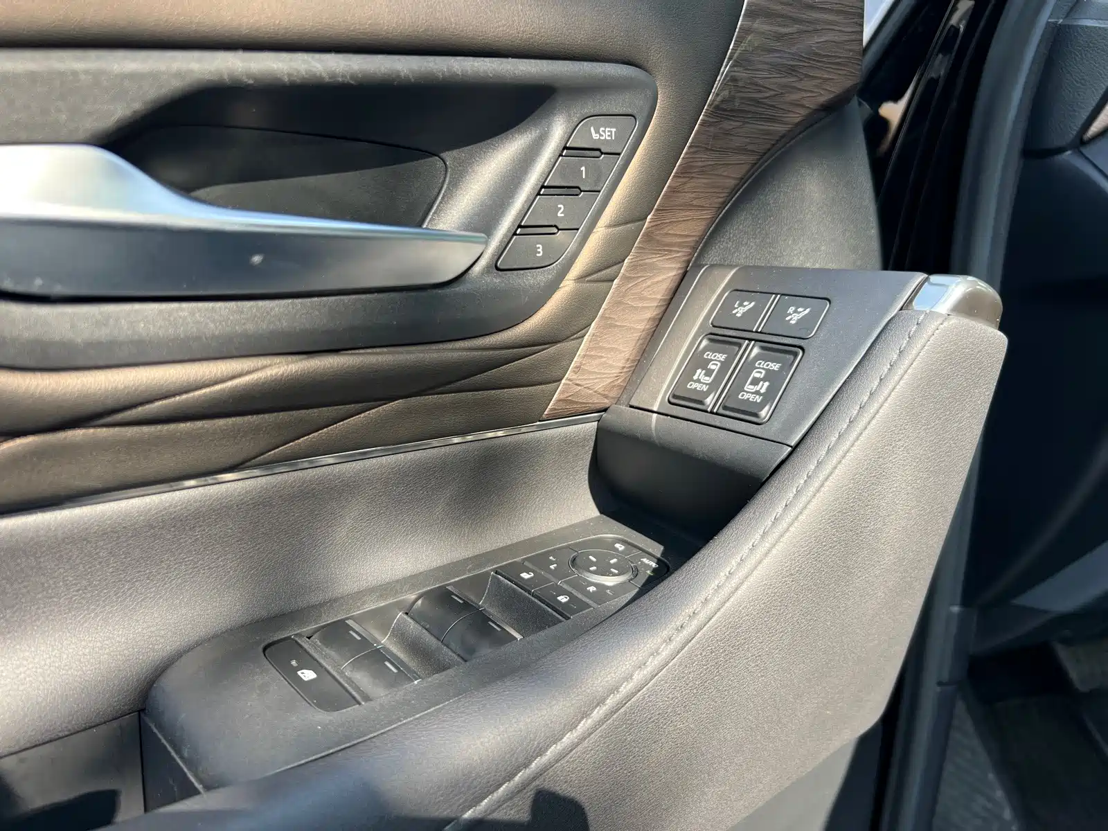 Фото 26 - Toyota Vellfire