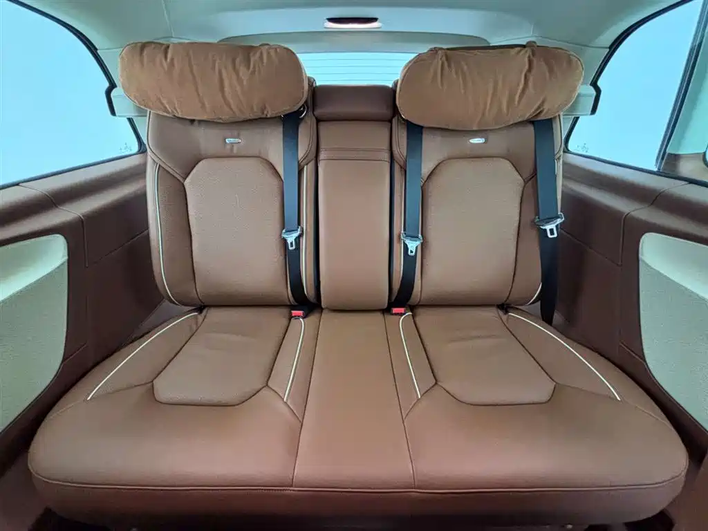 Mercedes-Benz Vito 2023 2.0T Business 7-Seater фото 33