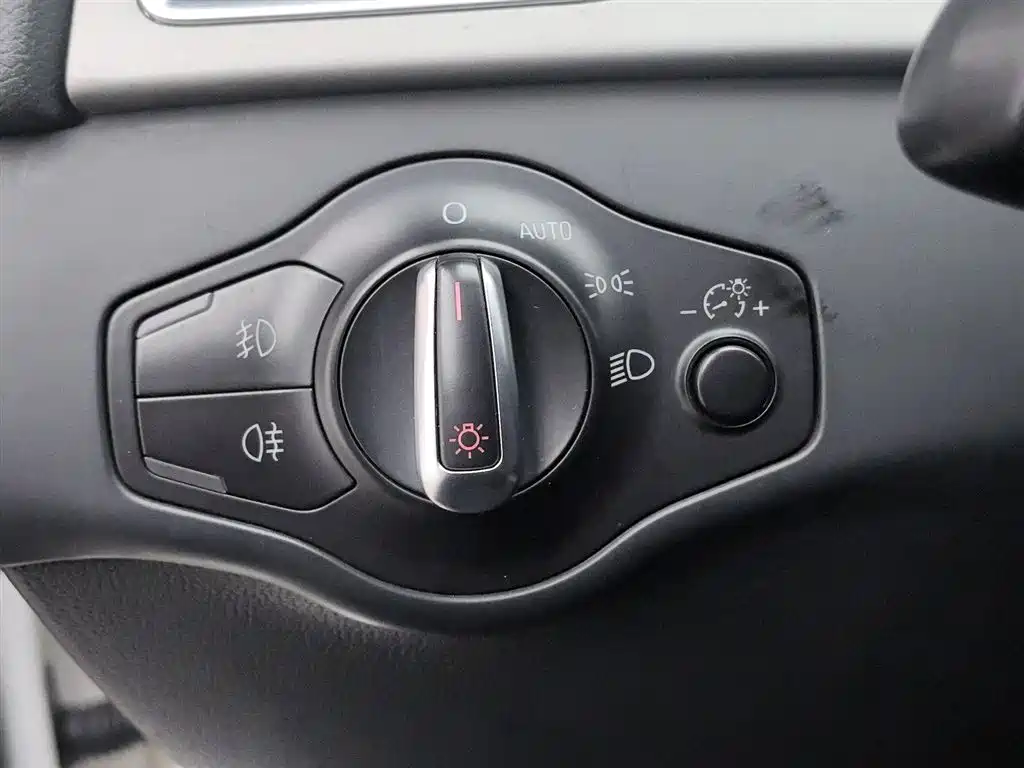 Фото 21 - Audi A4L