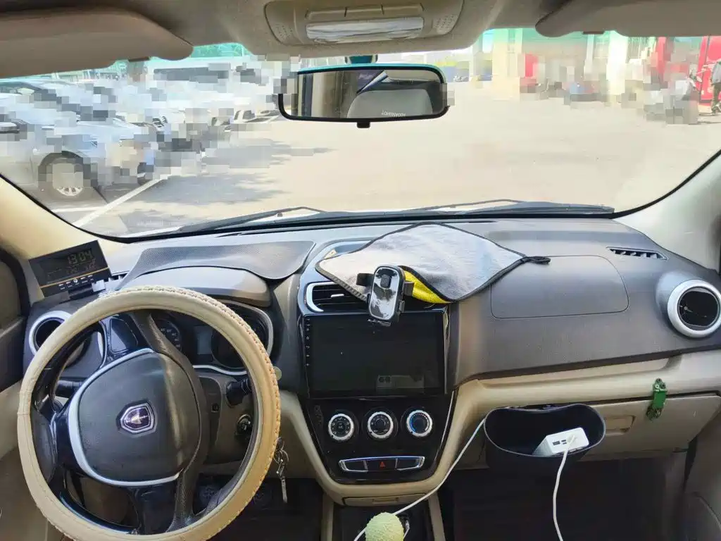 Jinbei Huachen Jinbei 750 2016 2015 1.5L Luxury