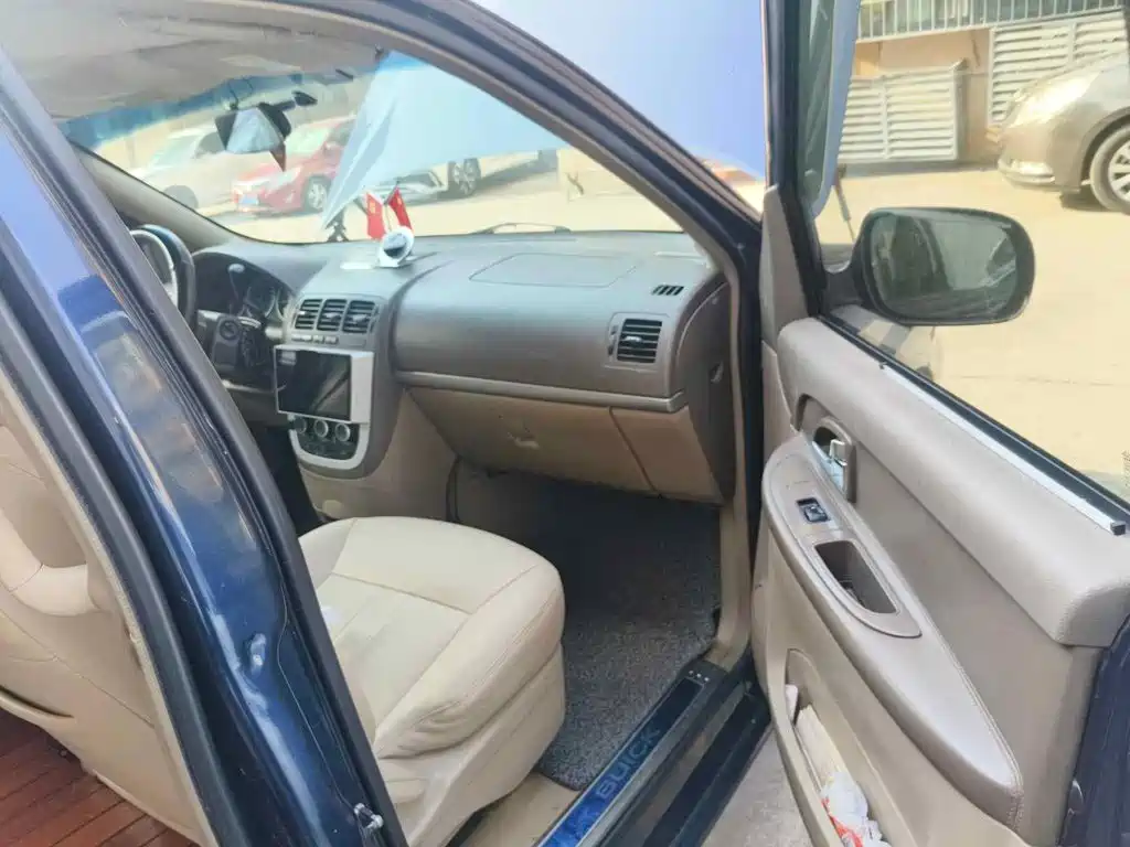 Фото 13 - Buick GL8