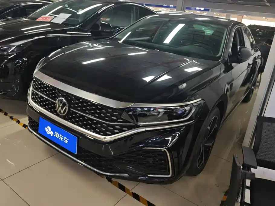 Volkswagen Passat 2025 Outstanding 330TSI Starlight Elite Edition