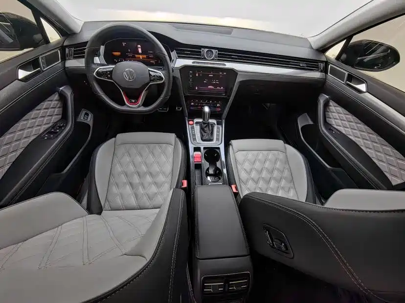 Volkswagen Magotan 2023 2 Million Units Anniversary Edition 330TSI DSG Leading Type фото 10