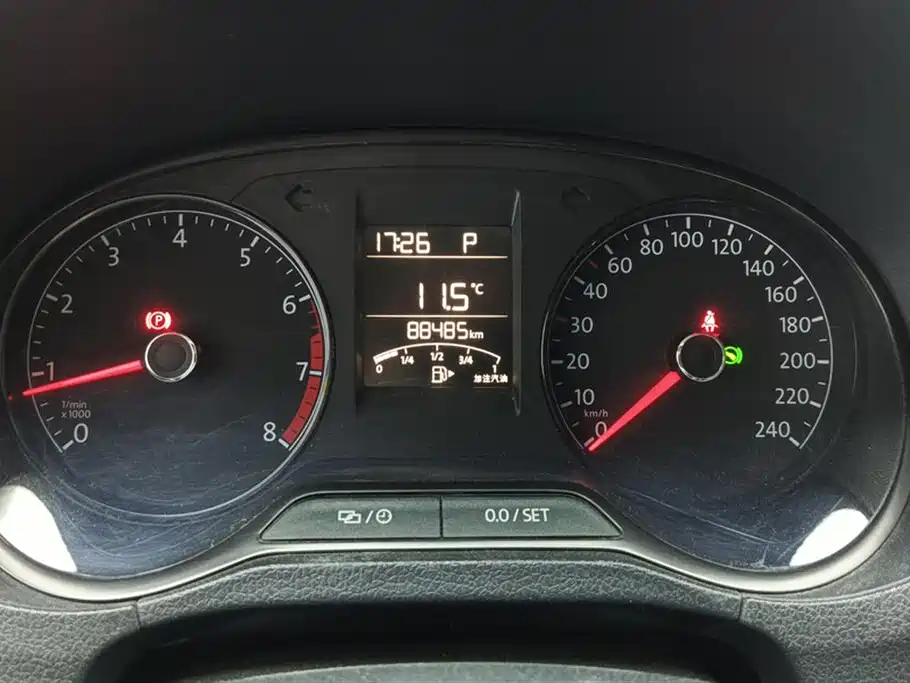 Volkswagen Polo 2018 1.5L Auto Safe Drive фото 14