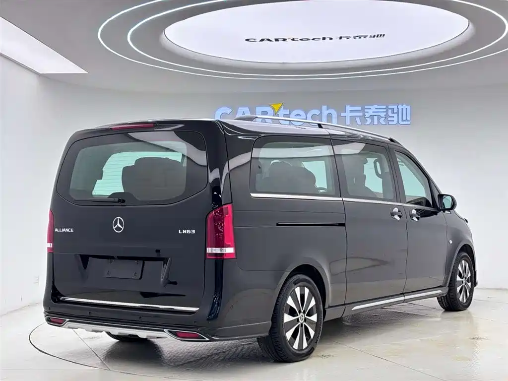 Mercedes-Benz Vito 2023 2.0T Business 7-Seater фото 13
