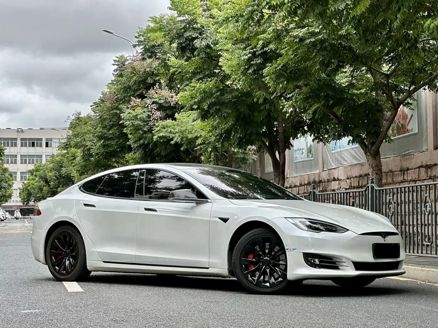 Tesla Model S 2020 2019 Long Range Version
