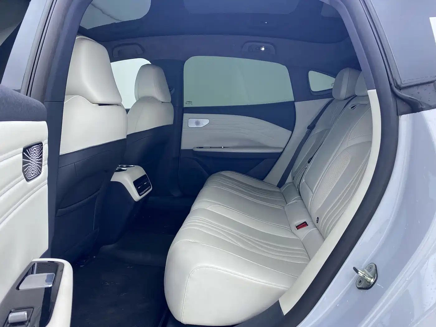 Geely Galaxy Galaxy E8 2024 665km RWD Starship Voyager Edition фото 13