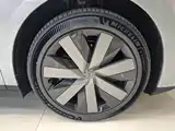 Фото 22 - Li Auto i6