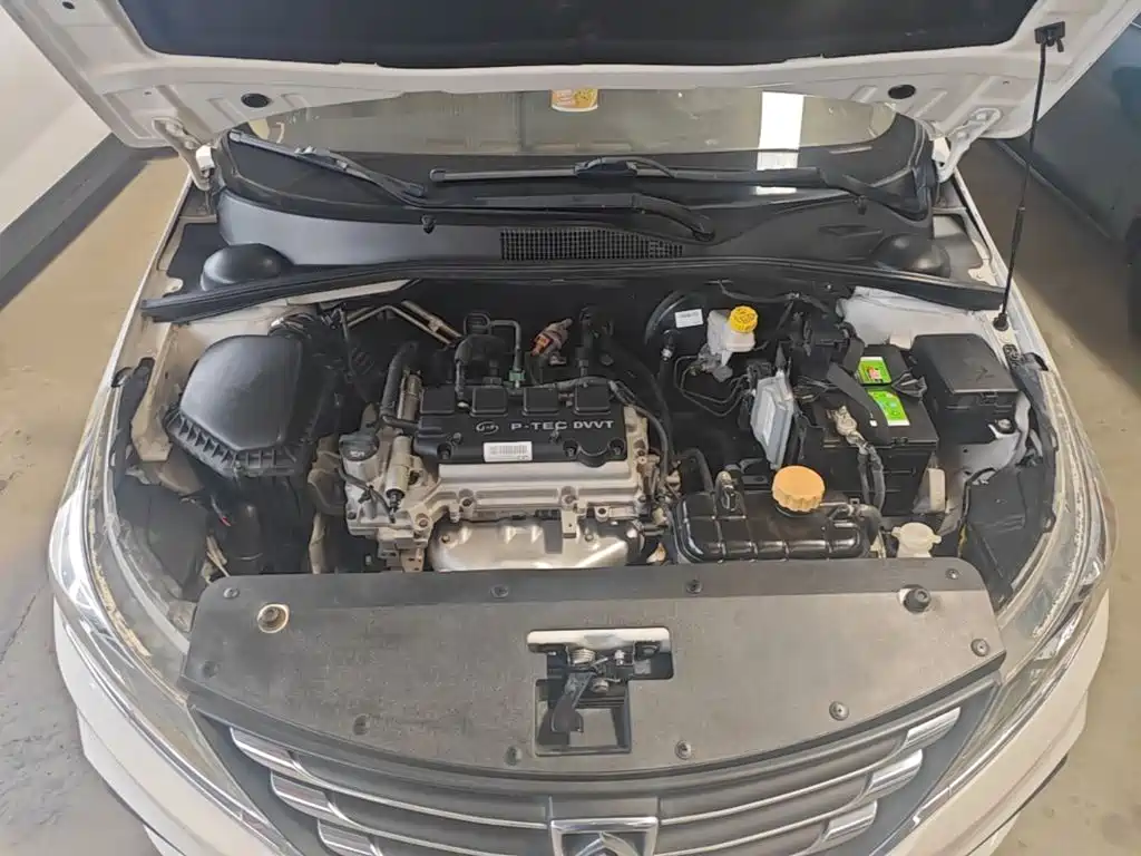 Baojun 310W 2018 2017 1.5L Manual Fashion Edition (China V)