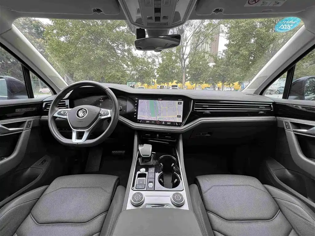 Volkswagen Touareg 2022 2021 3.0TSI R-Line Classic Sport Package
