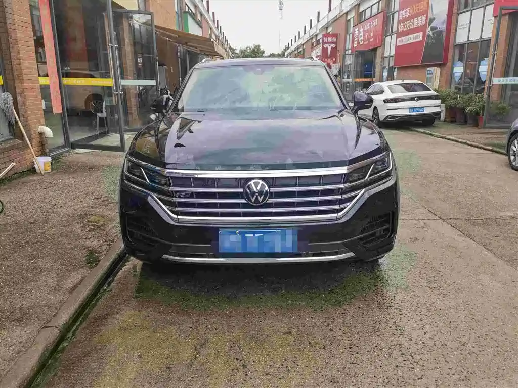 Volkswagen Touareg 2022 2021 3.0TSI R-Line Classic Sport Package