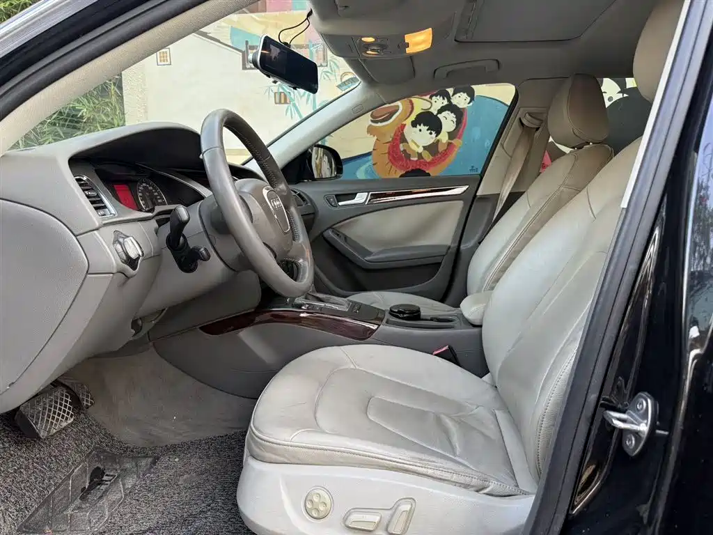Audi A4L 2012 2.0 TFSI Auto Comfort фото 3