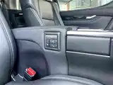 Фото 16 - Toyota Vellfire