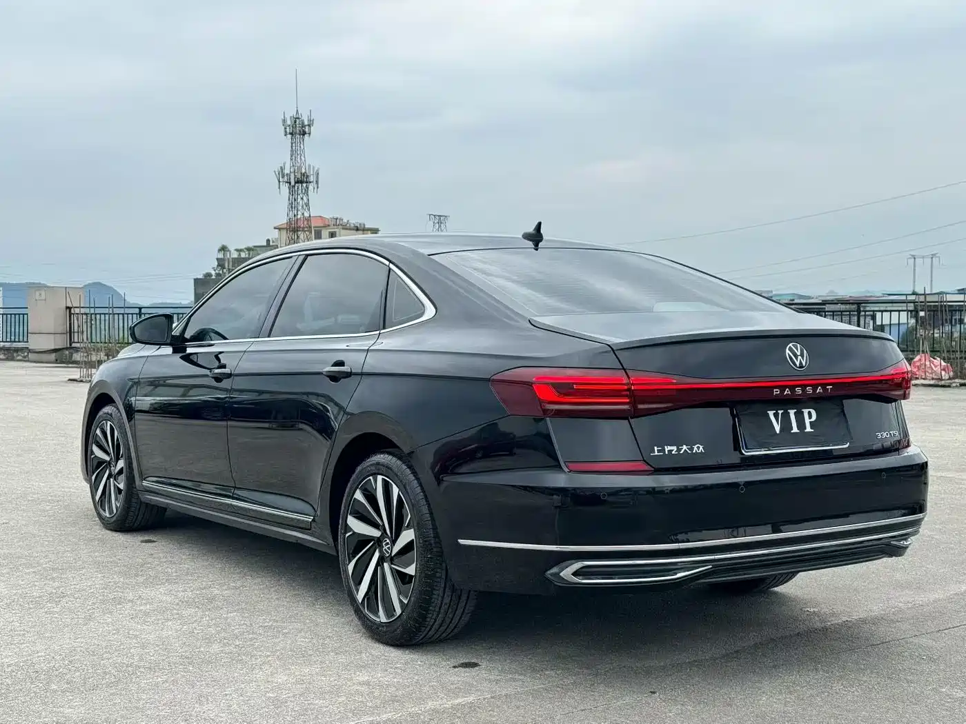 Фото 7 - Volkswagen Passat