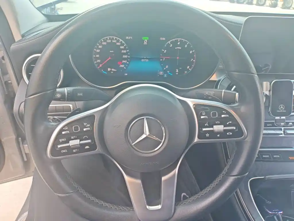 Фото 11 - Mercedes-Benz C-Class