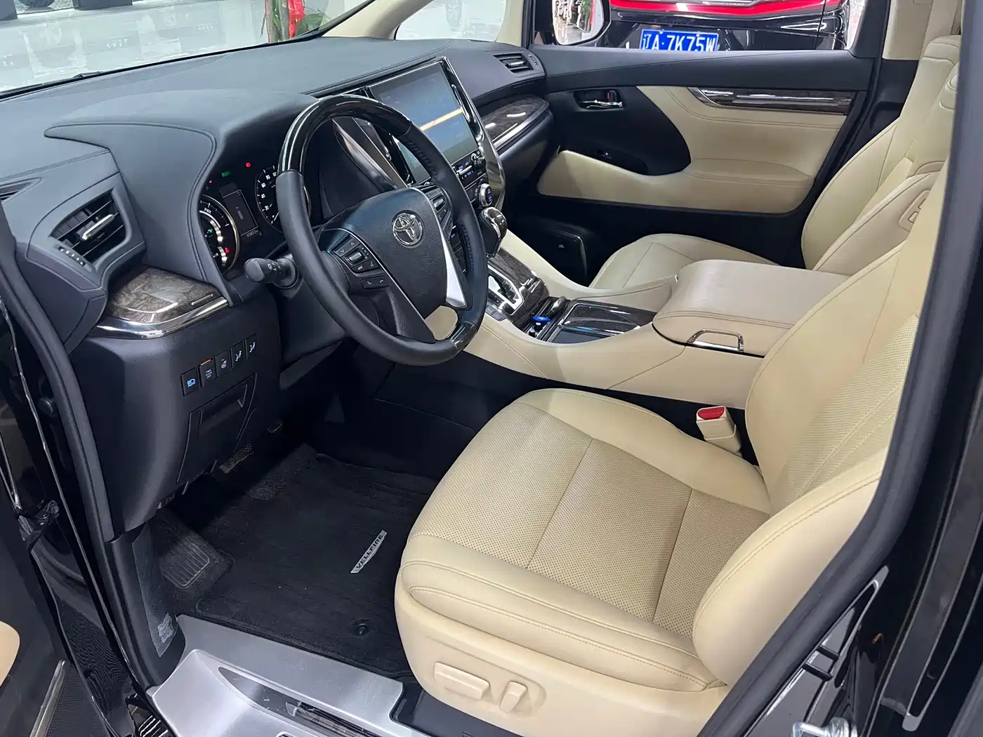 Toyota Vellfire 2021 Crown Hybrid 2.5L HV Premium Edition фото 19