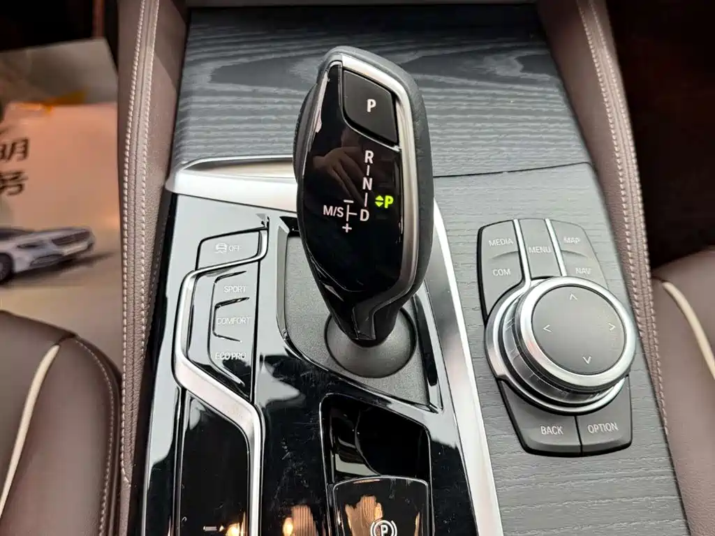 BMW 5 Series 2022 Facelift 530Li Leading M Sport Package фото 23
