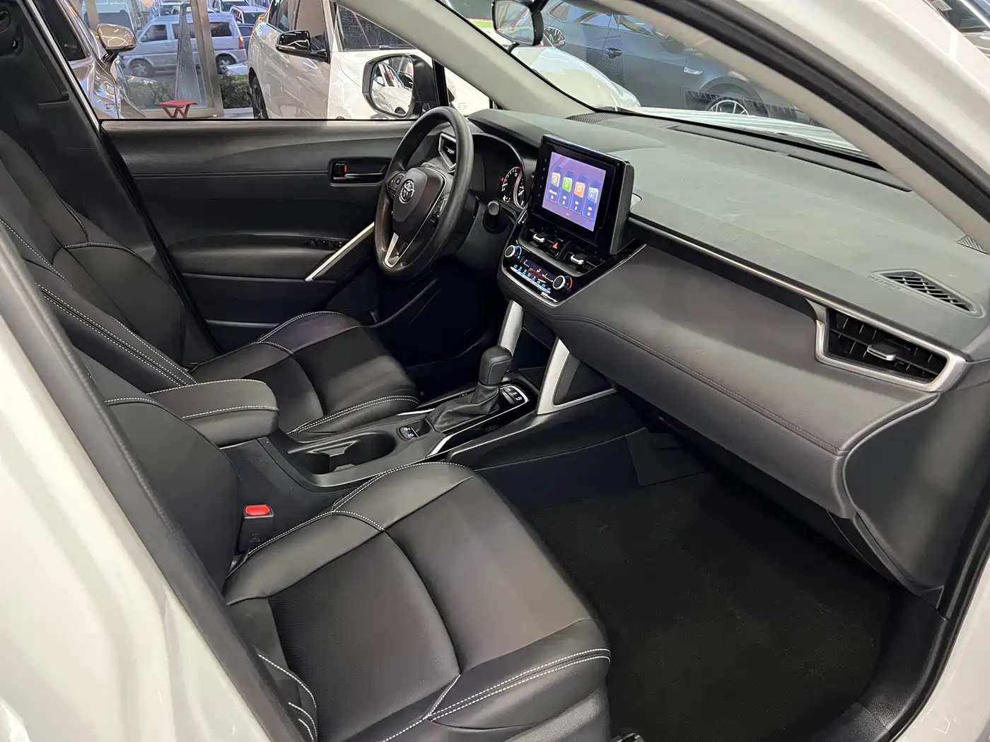 Toyota Frontlander 2022 2.0L CVT Leading Edition фото 12