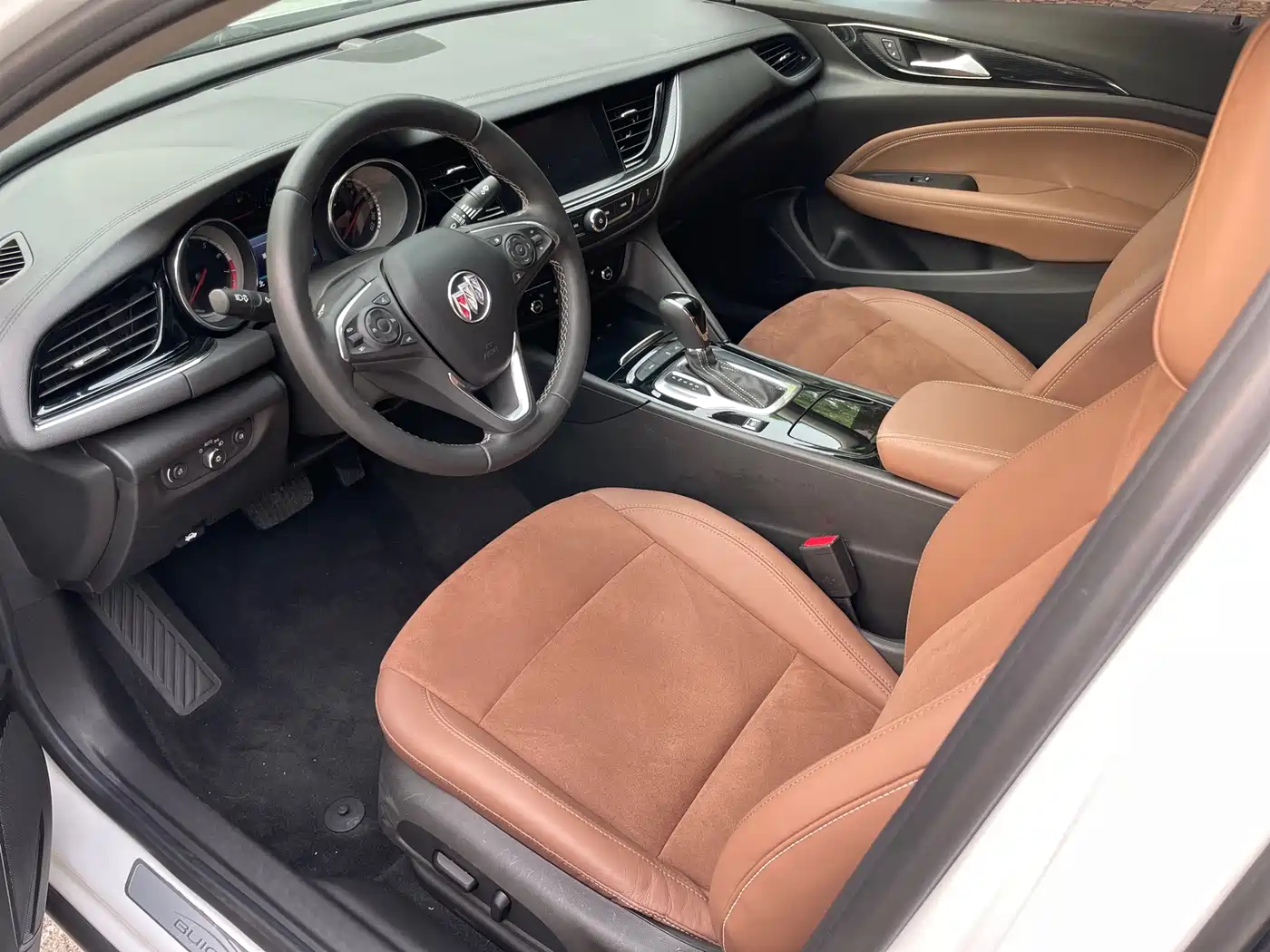 Buick Regal 2019 Facelift 20T Luxury Model China VI фото 3