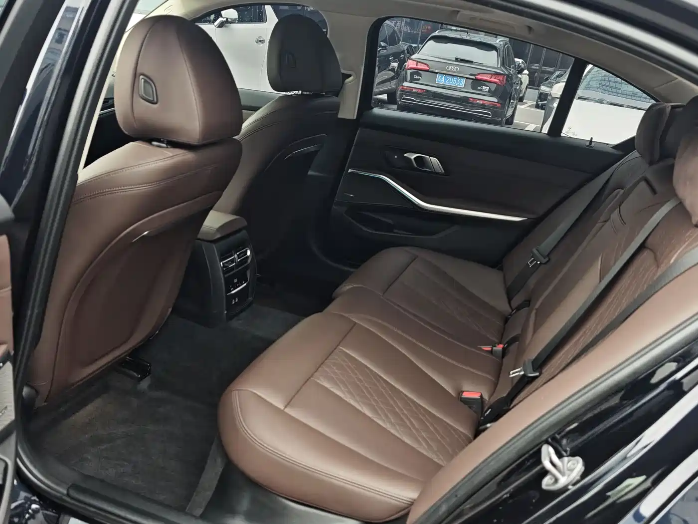 BMW 3 Series 2023 325Li M Sport Black Night Package фото 14