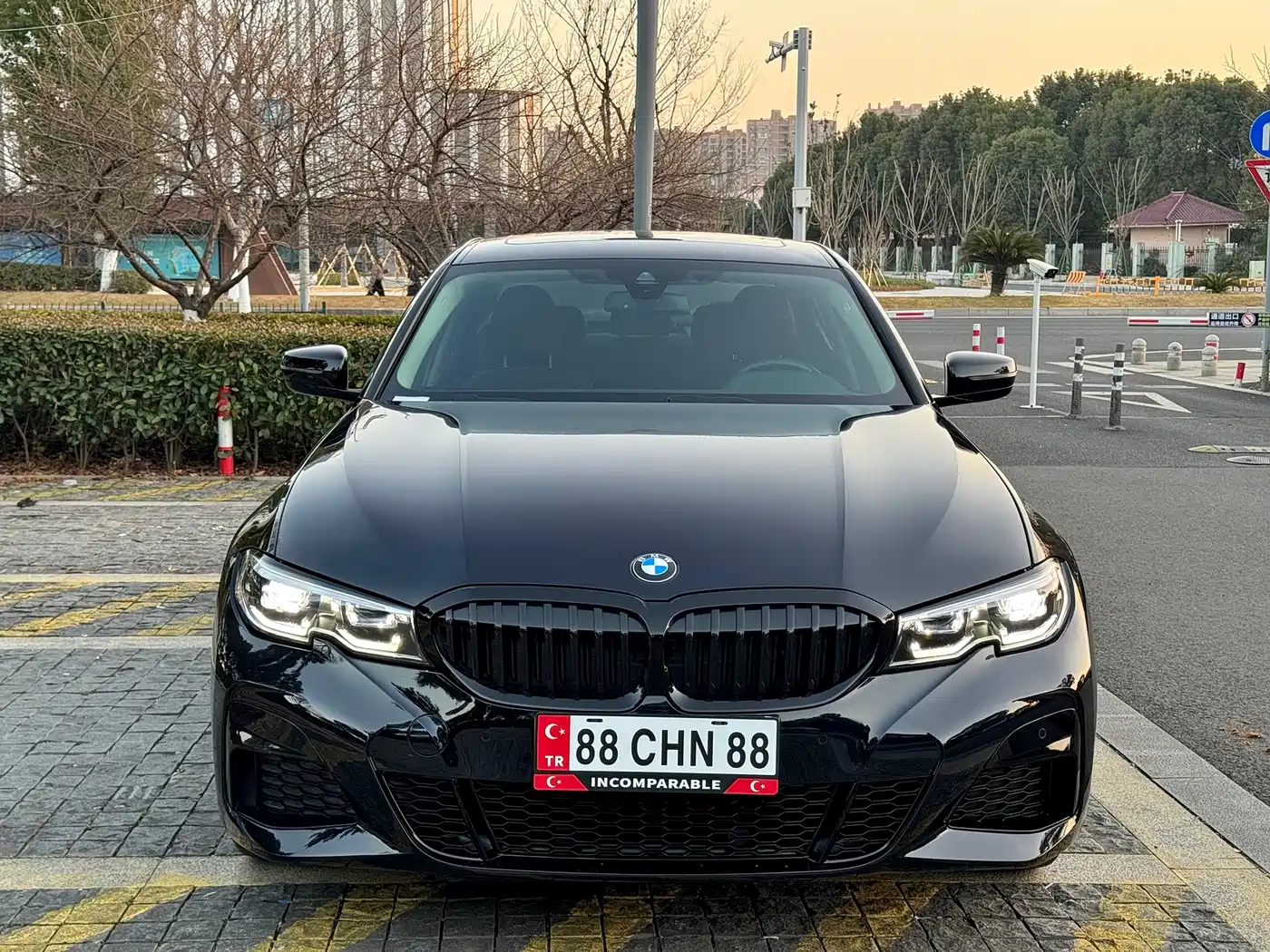 BMW 3 SERIES