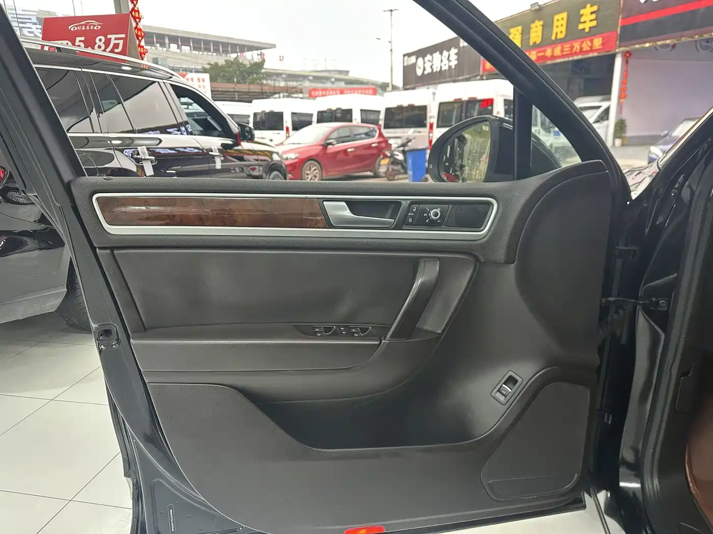 Volkswagen Touareg 2011 3.0TDI Diesel Standard фото 29