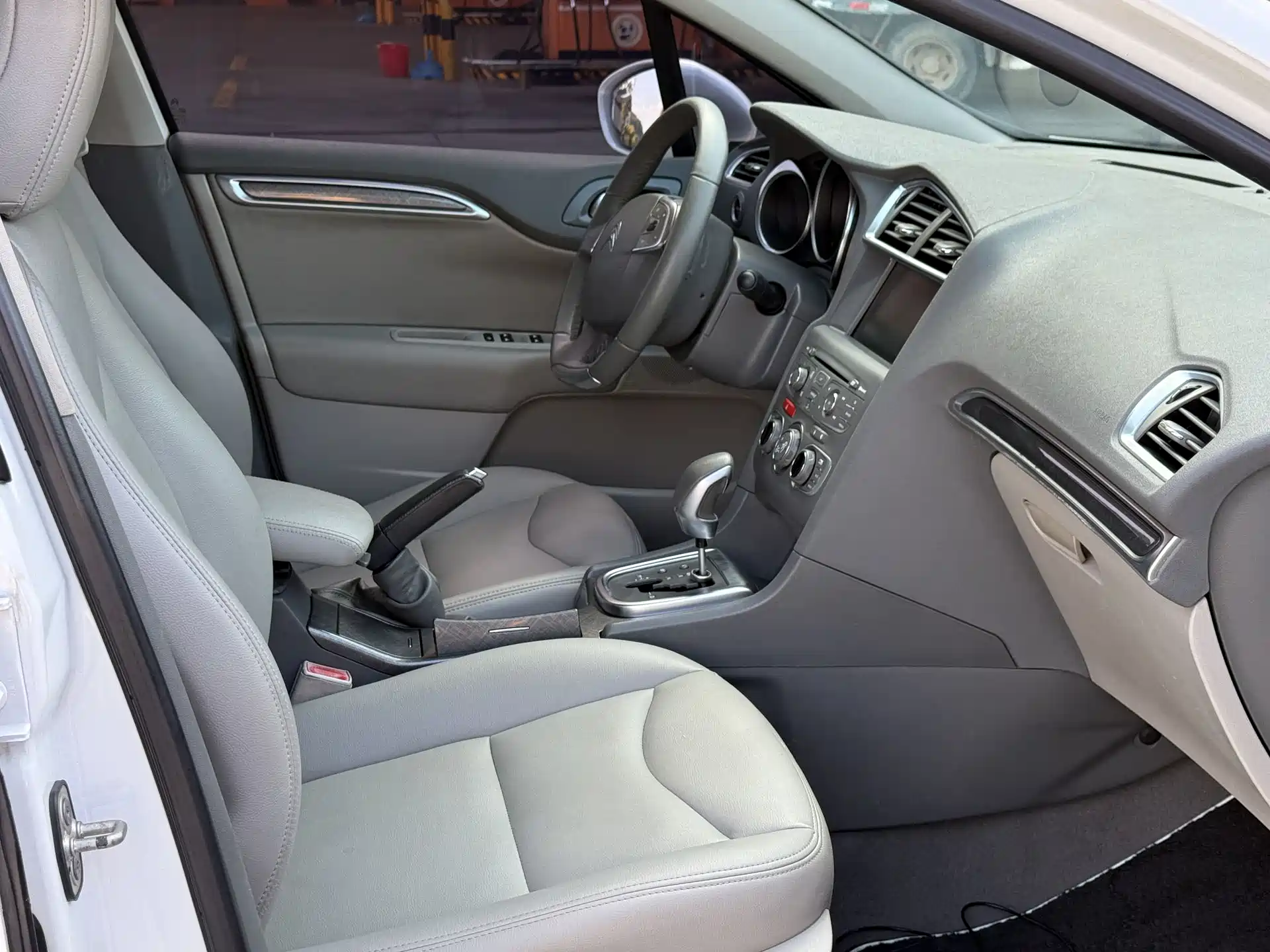 Фото 18 - Citroën C4L