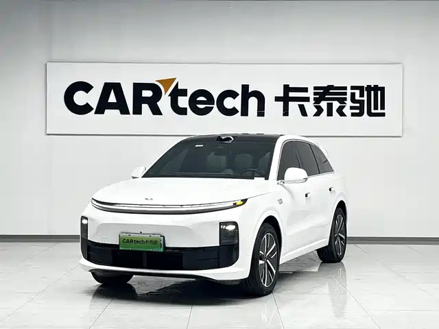 Li Auto L6 2025