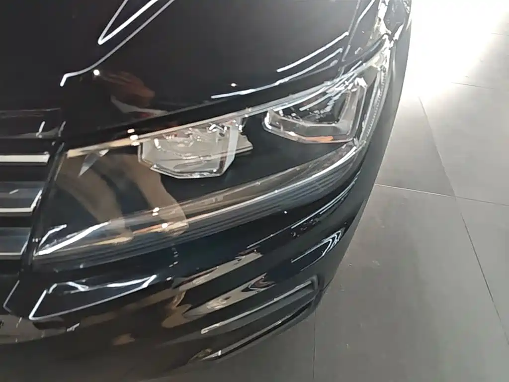 Volkswagen Tiguan L 2019 330TSI Auto 2WD Smart Luxury Edition China V фото 24