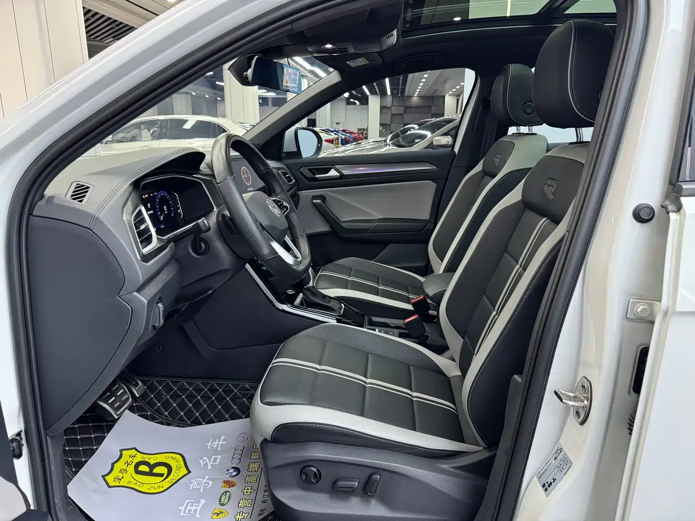 Volkswagen T-ROC 2023 300TSI DSG 2WD Starlight Edition фото 7