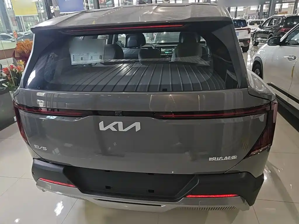 Photo 6 - Kia EV5