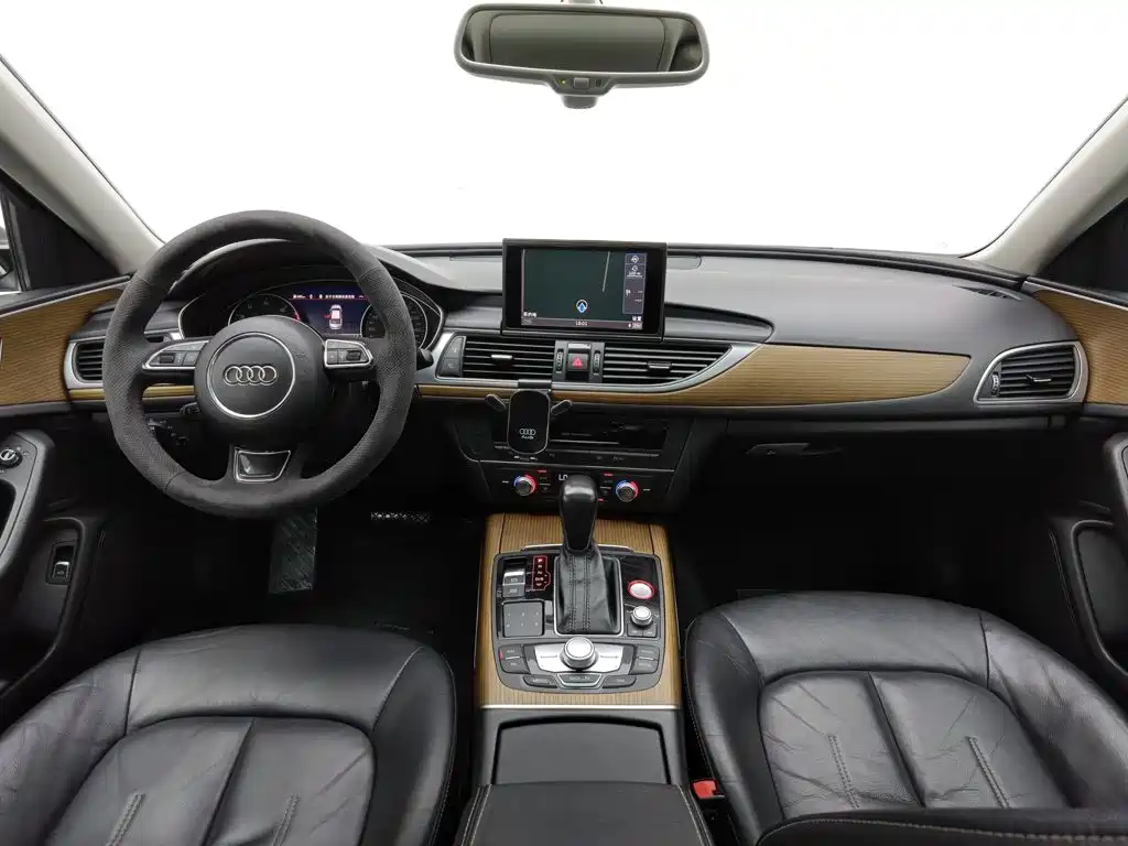 Фото 5 - Audi A6L