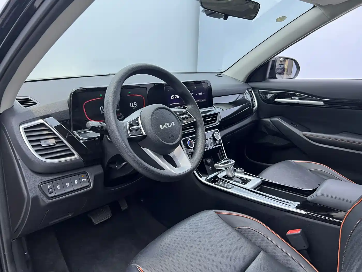 Kia Seltos 2023 1.5L CVT Luxury Edition фото 14