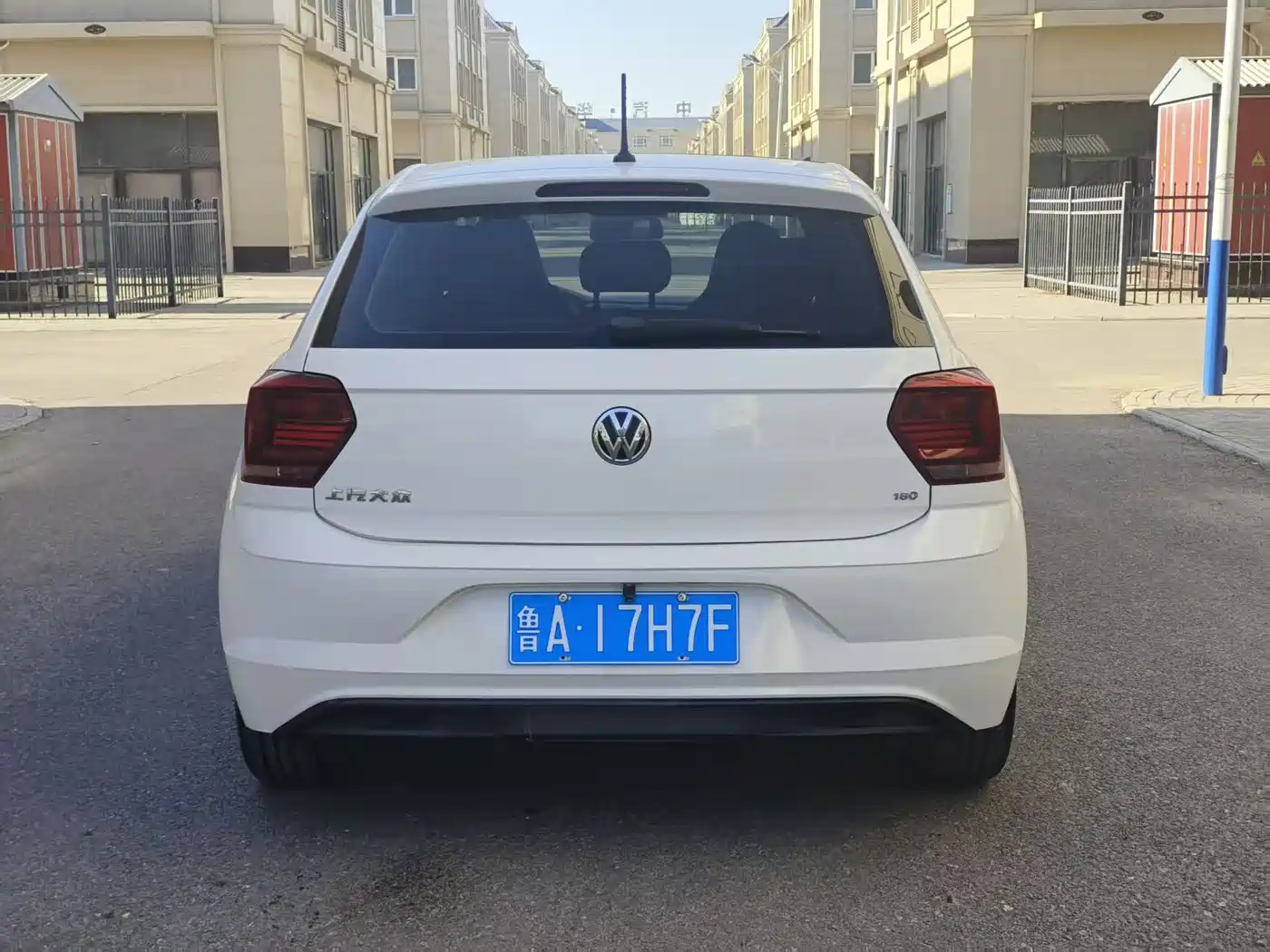 Volkswagen Polo 2019 Plus 1.5L Automatic Panorama Enjoyment Edition фото 8