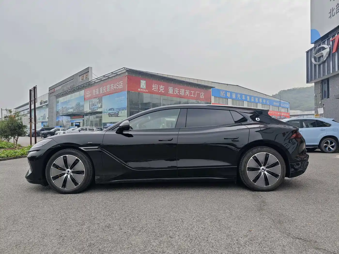 Фото 2 - Denza Z9GT