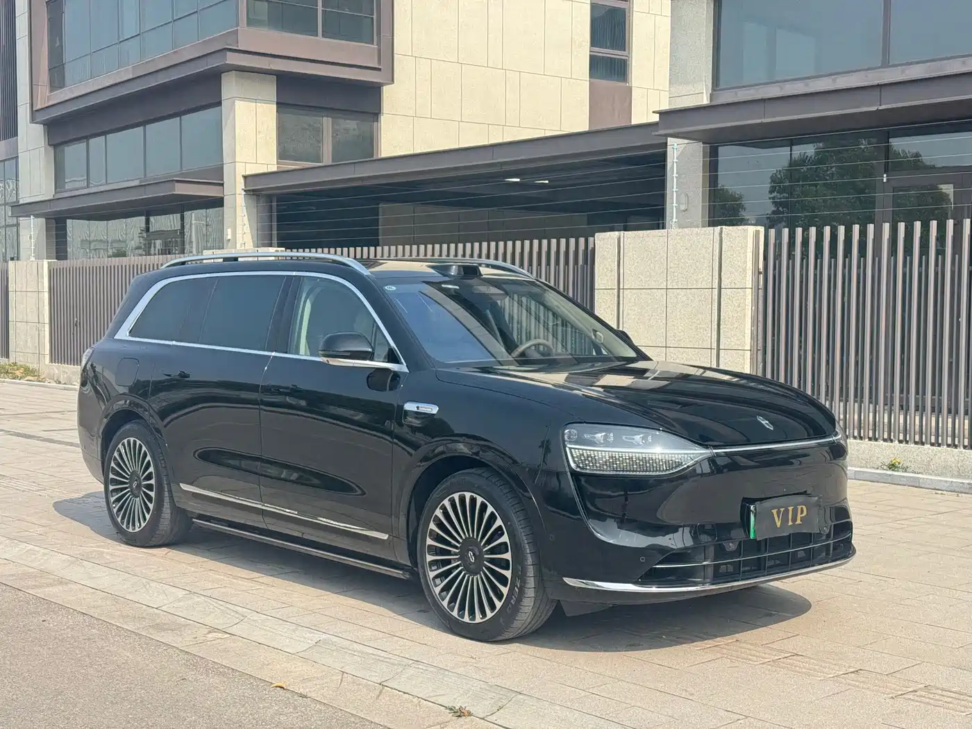 AITO Wenjie AITO M9 2025 Extended Range Ultra 52kWh 6-Seater фото 3