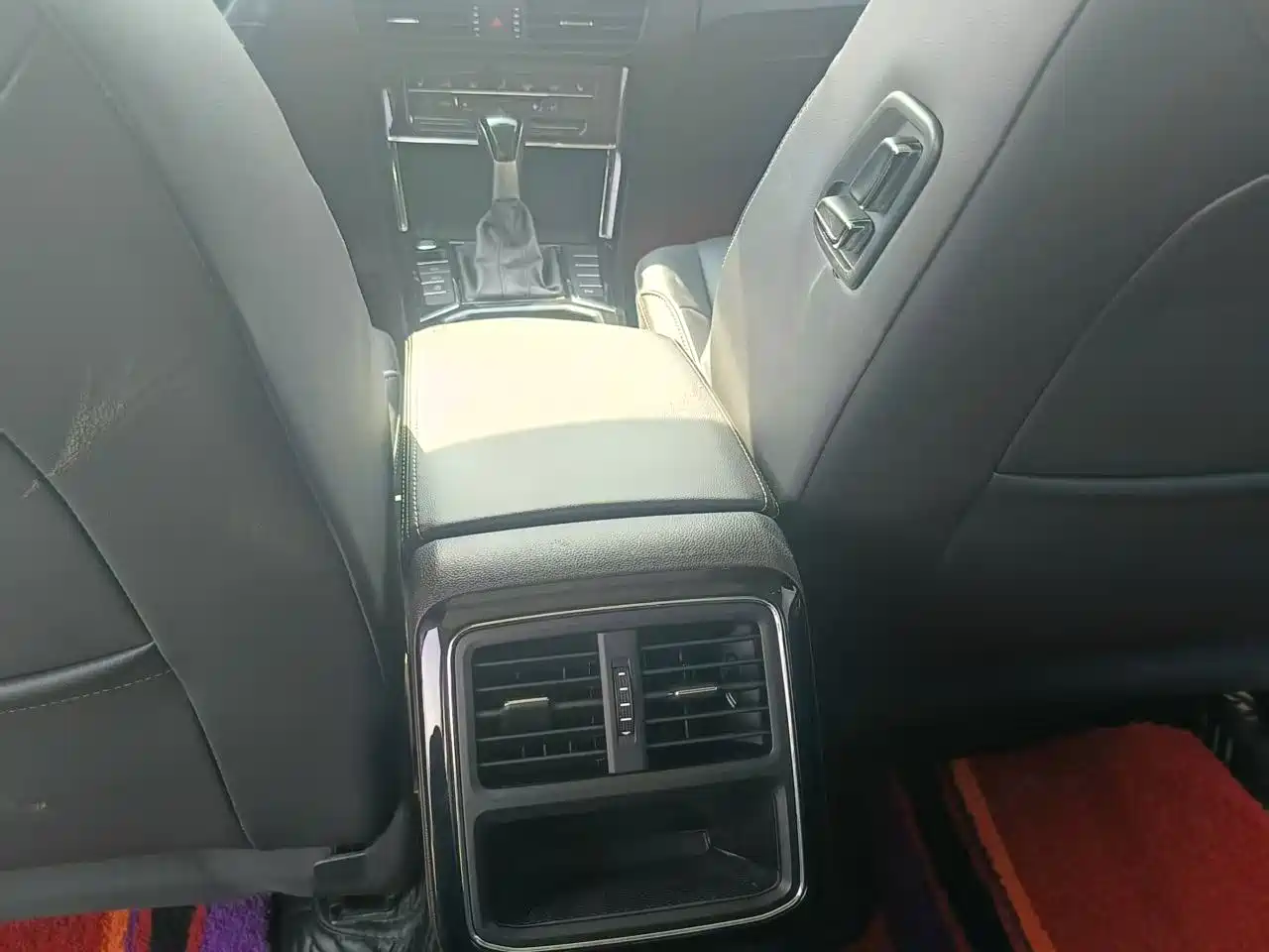 Volkswagen Passat 2022 330TSI Starlight Luxury Edition фото 7