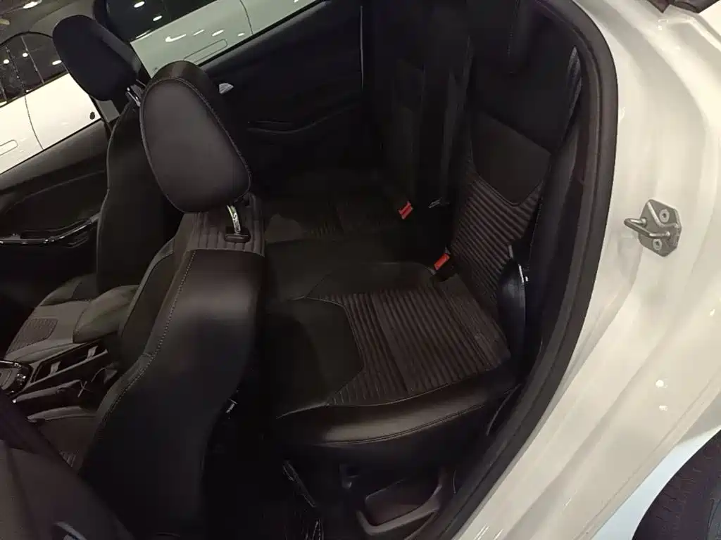 Ford Focus 2019 2018 Hatchback Classic 1.6L Automatic Trend Smart Edition