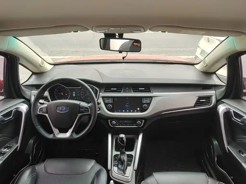 Фото 10 - Geely Vision X3