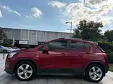 Photo 3 - Chevrolet Trax