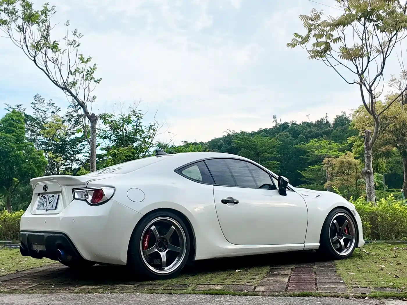 Toyota 86 2013 2.0L Automatic Luxury фото 16