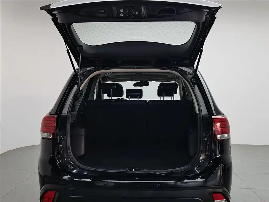 Mitsubishi Outlander (Import) 2016 2.4L 4WD Elite 5-seater фото 16