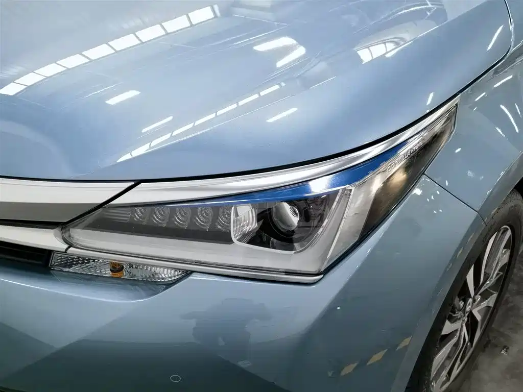 Toyota Corolla 2017 Facelift Hybrid 1.8L E-CVT Elite Edition фото 7