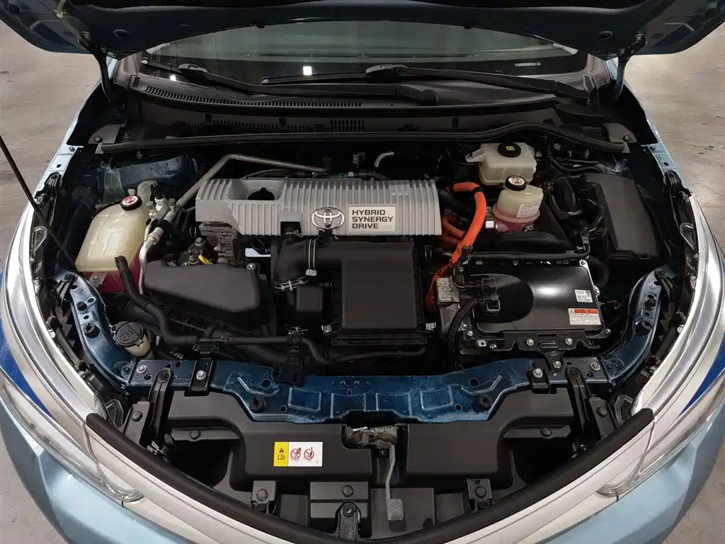 Toyota Corolla 2017 Facelift Hybrid 1.8L E-CVT Elite Edition фото 6