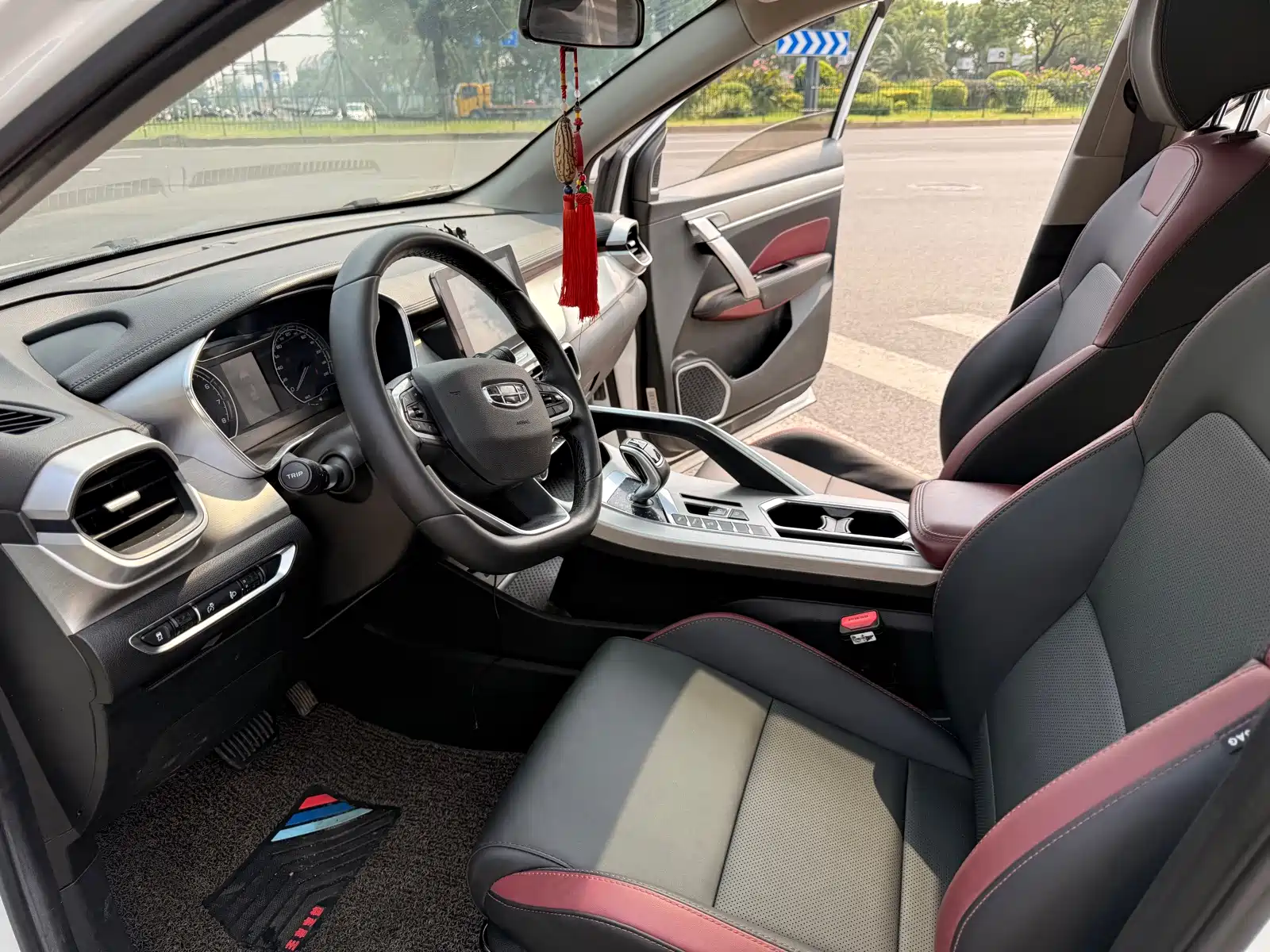 Photo 16 - Geely Coolray