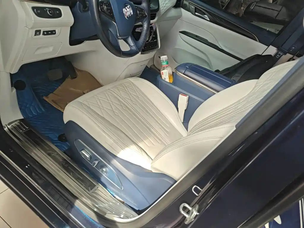 Фото 15 - Buick GL8