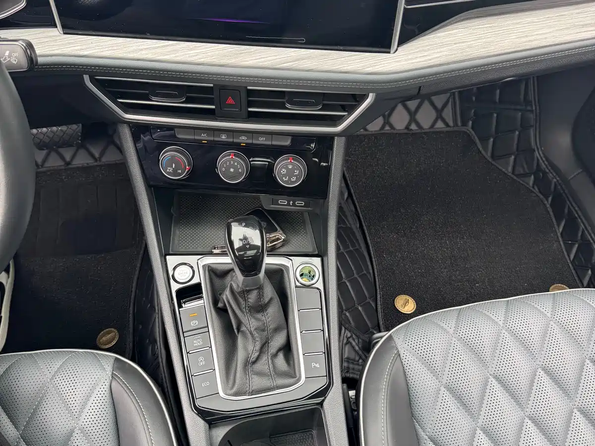 Volkswagen Sagitar 2024 300TSI DSG Surpass Edition фото 16