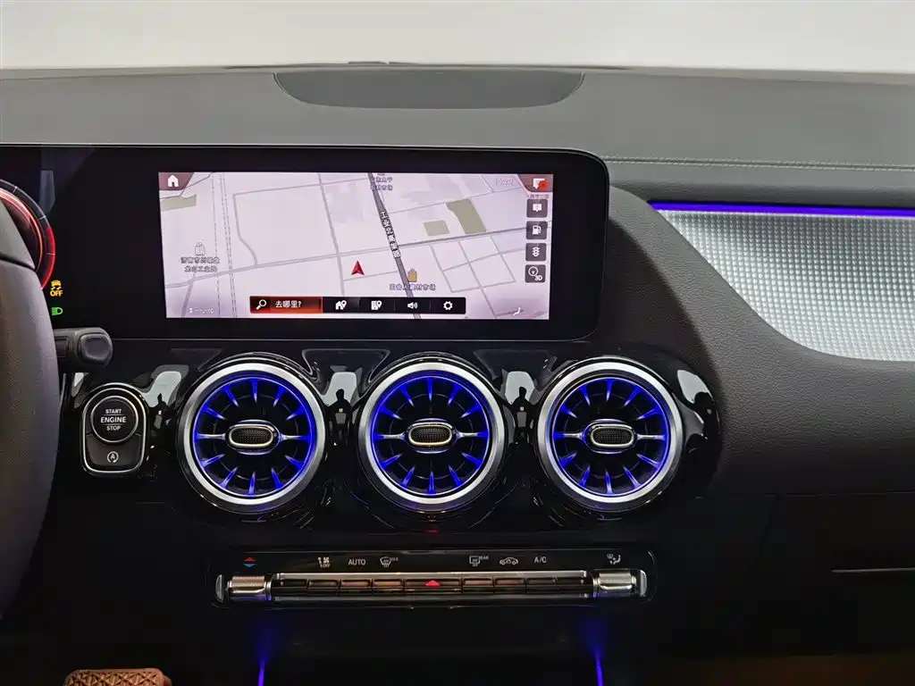 Mercedes-Benz GLA 2022 GLA 220 4MATIC фото 12