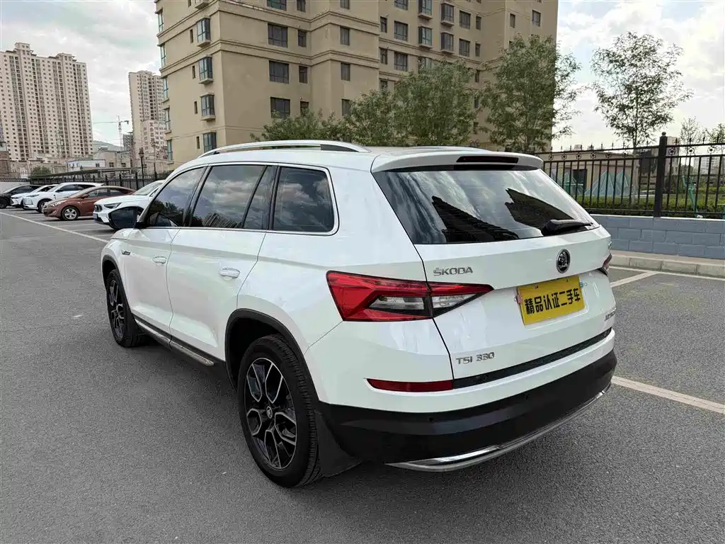 Škoda Kodiaq 2018 Facelift TSI330 7-seat 2WD Luxury Tech Edition фото 18
